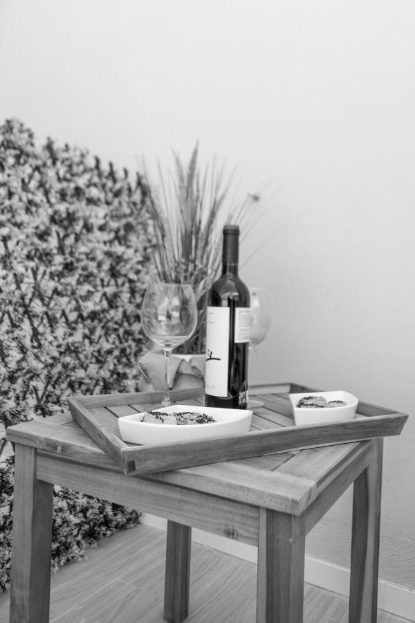 M A R I V E N T Suite With Bathroom And Terrace 50 M2 Roses Extérieur photo