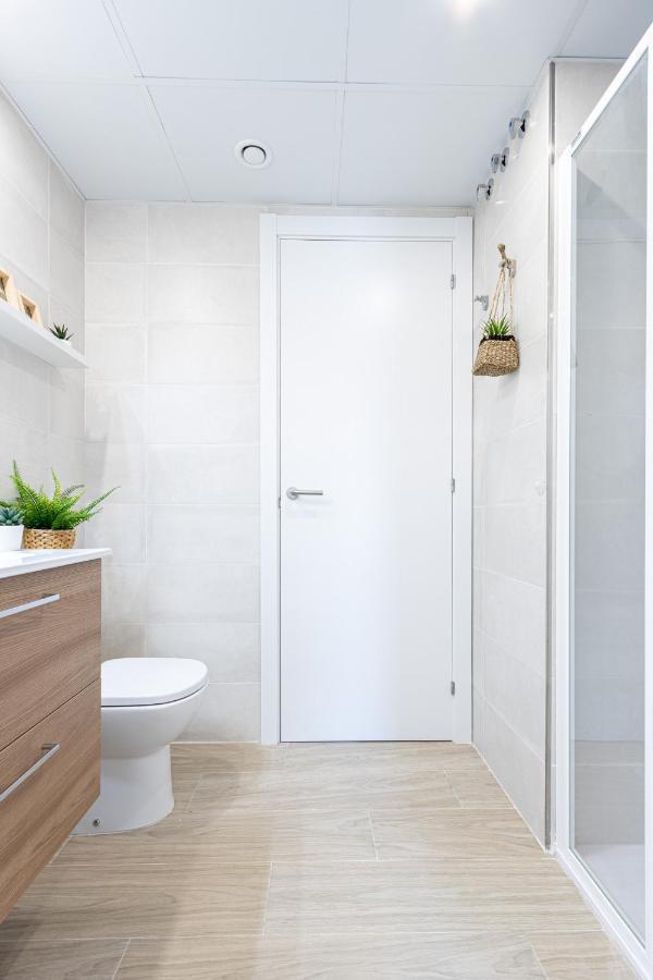 M A R I V E N T Suite With Bathroom And Terrace 50 M2 Roses Extérieur photo