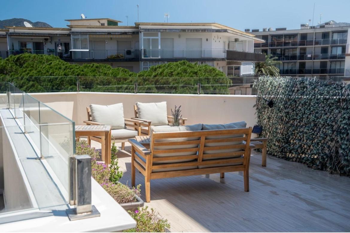 M A R I V E N T Suite With Bathroom And Terrace 50 M2 Roses Extérieur photo